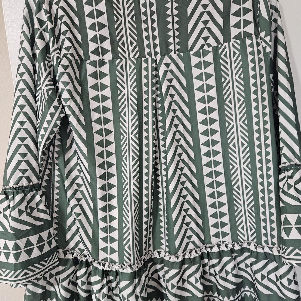 MISSLOOK Green and White Geometric Dress - Picture 5 of 6